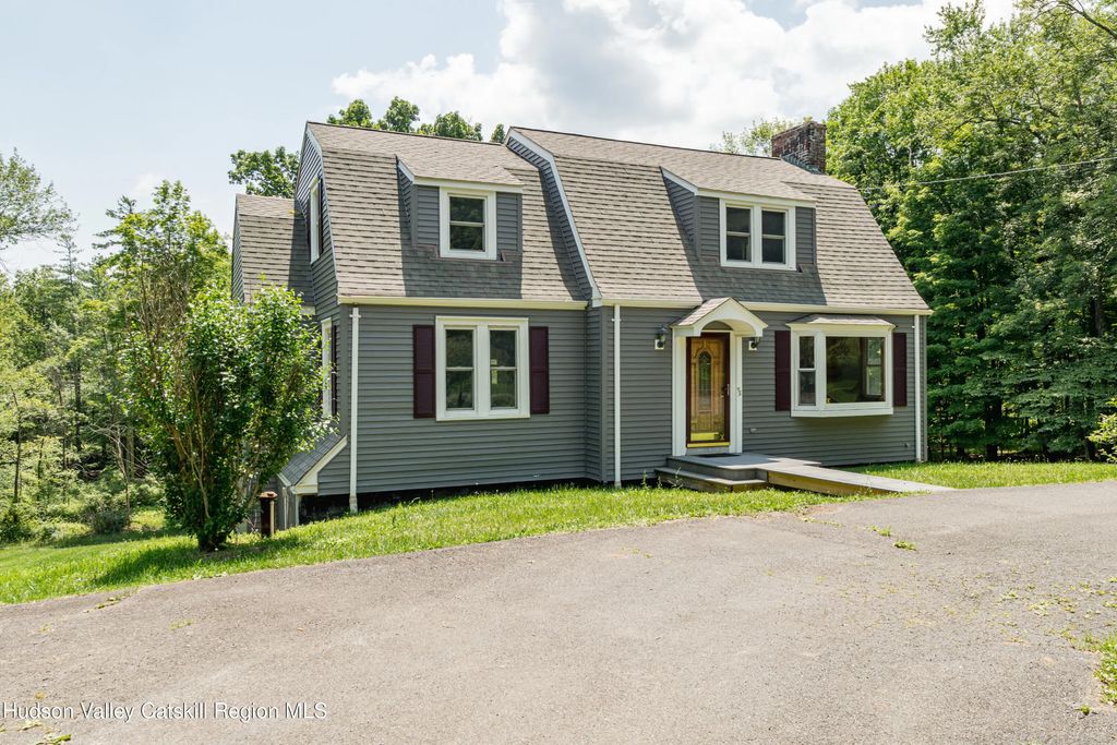 115 Cedar Hill Road, High Falls