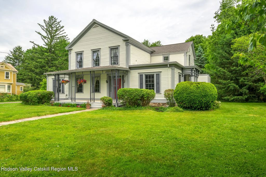 24 Albany Avenue, Kinderhook
