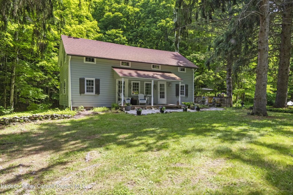 2955 New York 23, Hillsdale