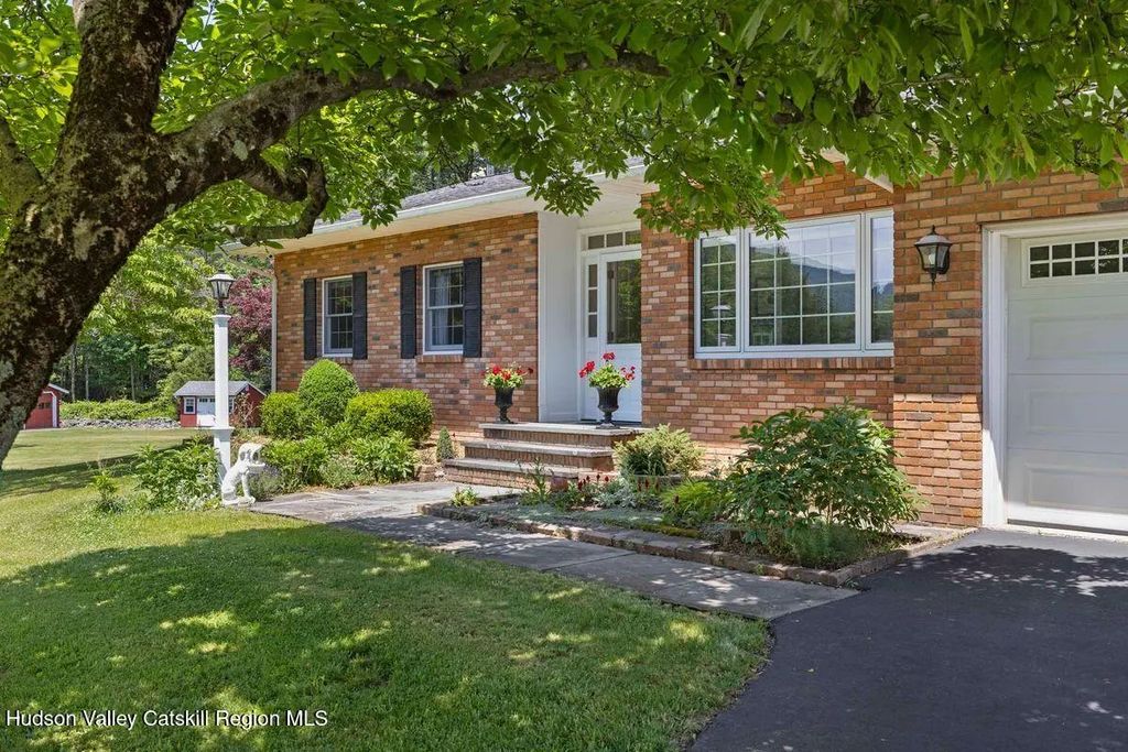 52 Brodhead Road, West Shokan