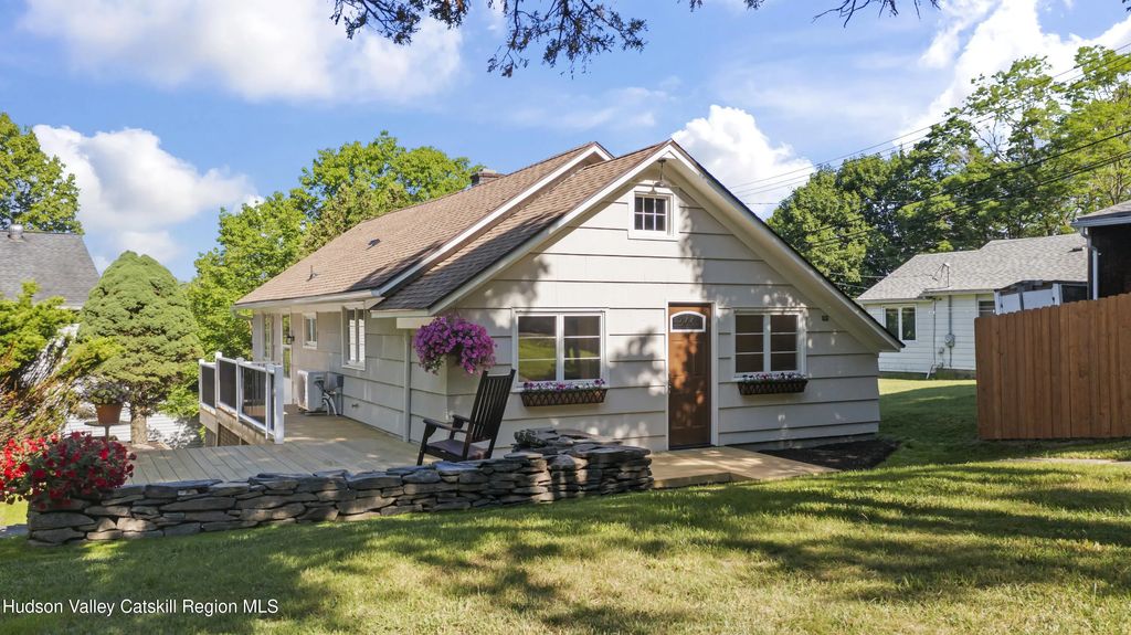 33 Chapel Drive, Valatie