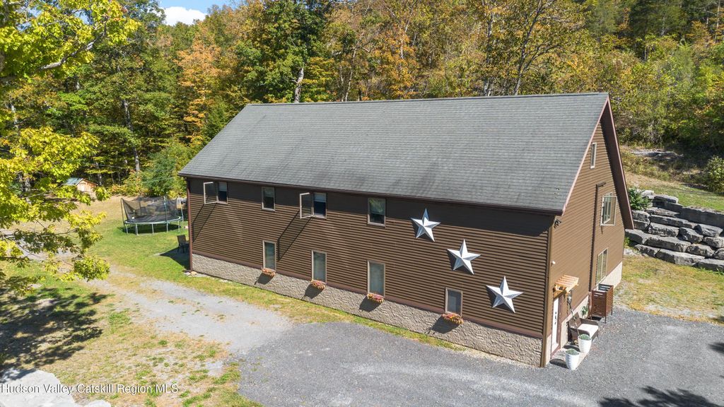 522 Starr Road, Ravena