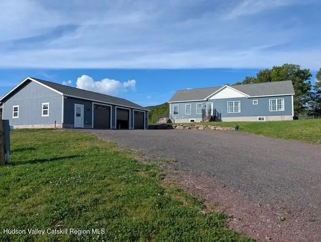 2074-2080 County Road 10, Windham