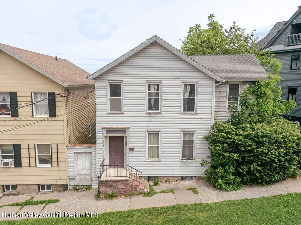 854 Columbia Street, Hudson