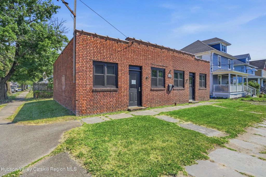 118 Grand Street, Kingston
