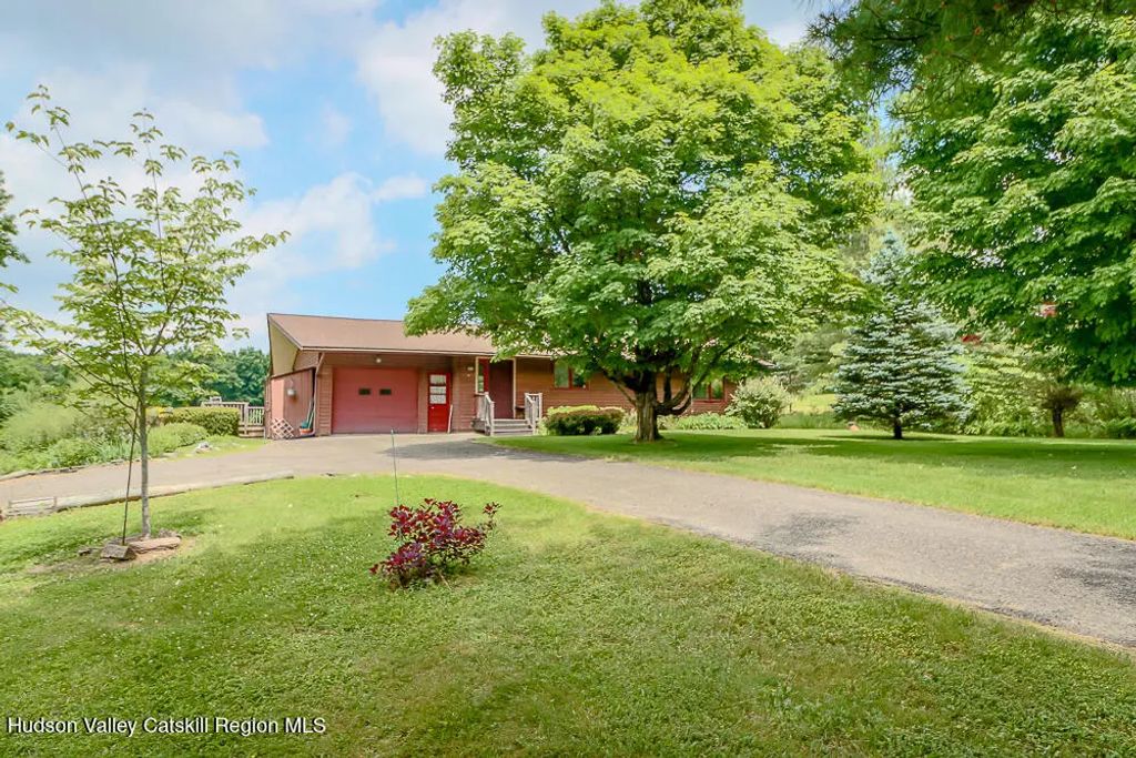 682 New York 203, Spencertown