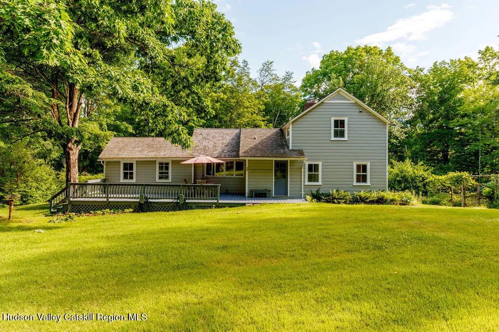 286 Manor Rock Road, Craryville