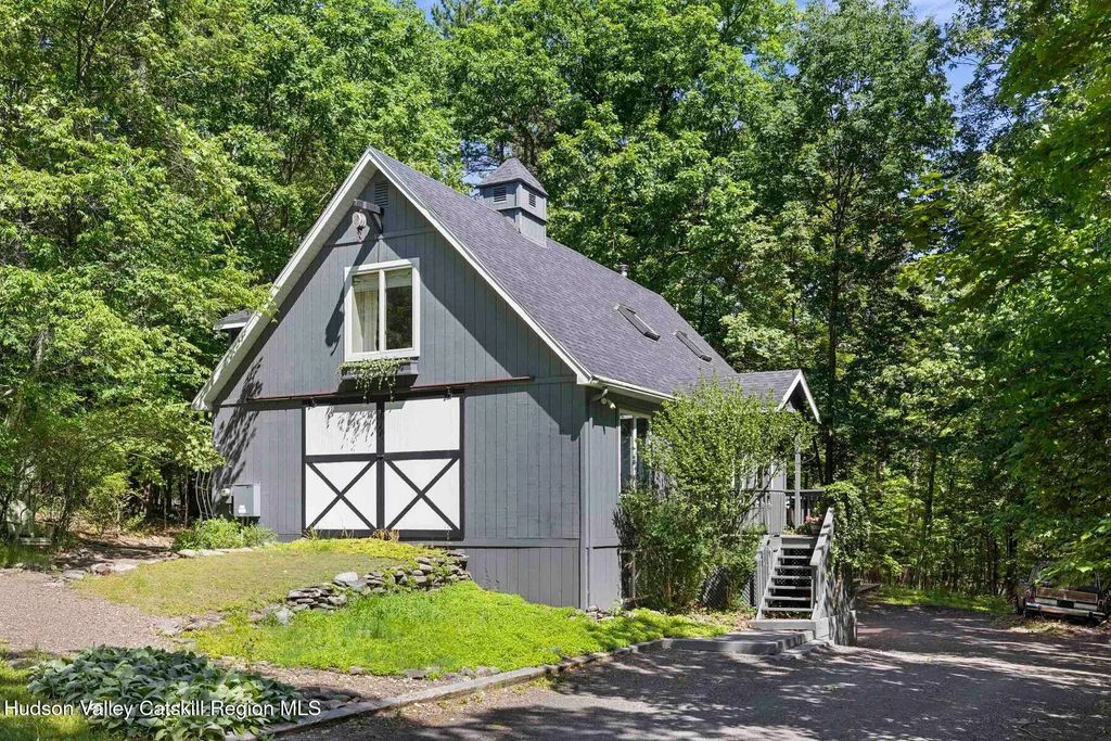 126 Storks Nest Road, Round Top