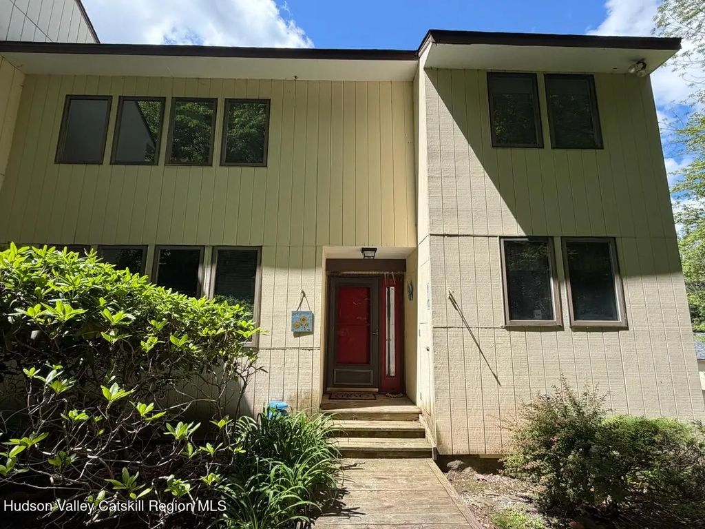 260 Pines Drive 8-10, Roxbury