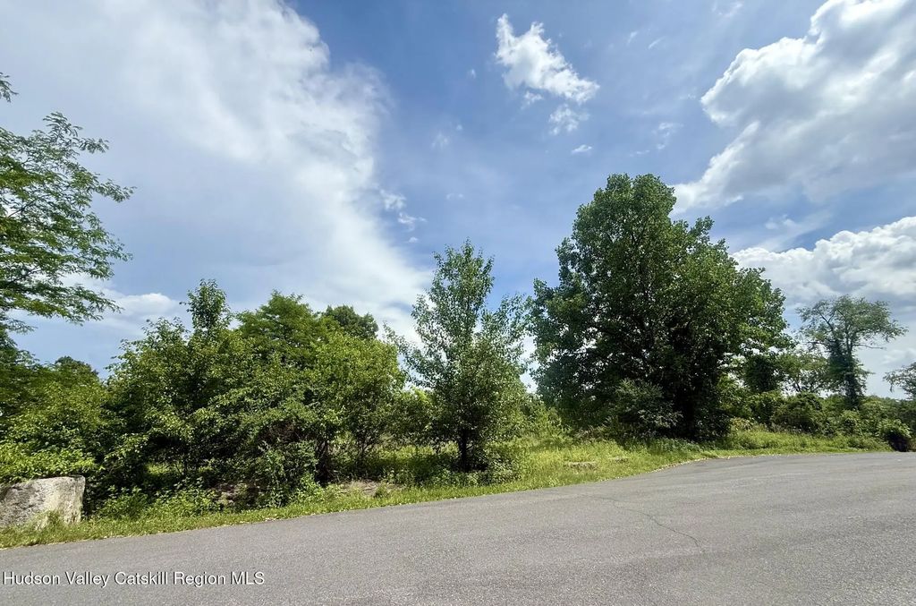 406 Country Club Lane, Kingston