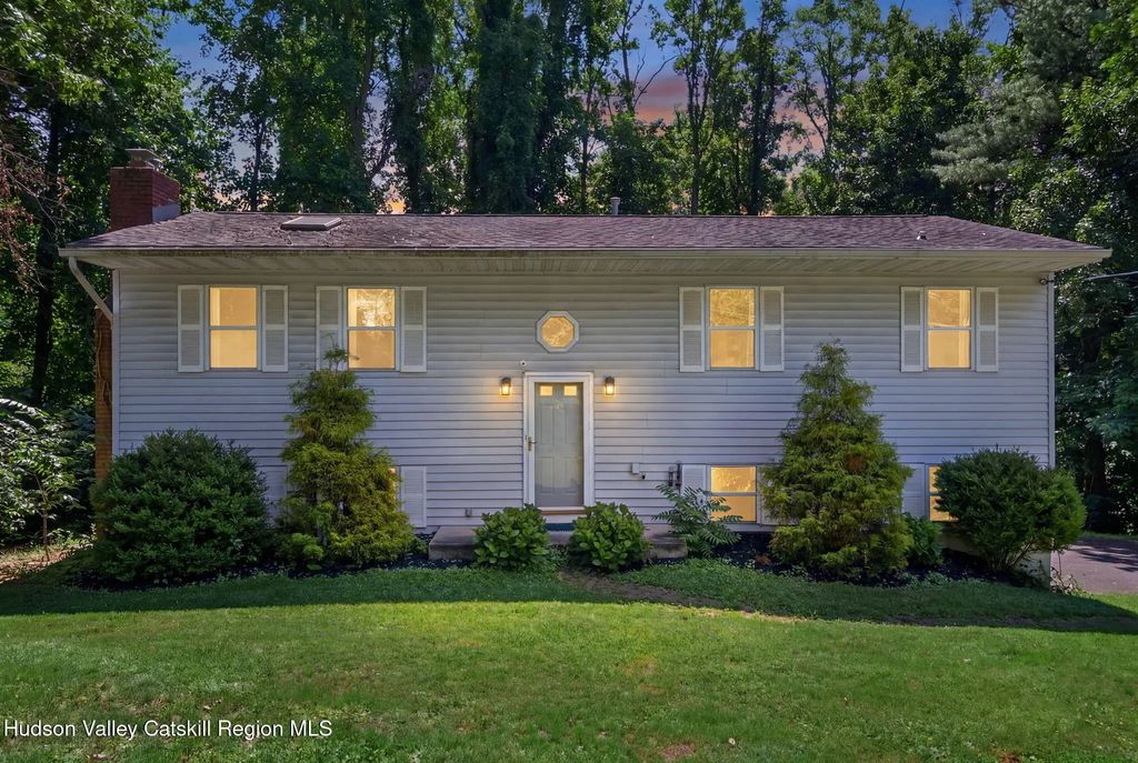 2 Verven Rd, Poughkeepsie