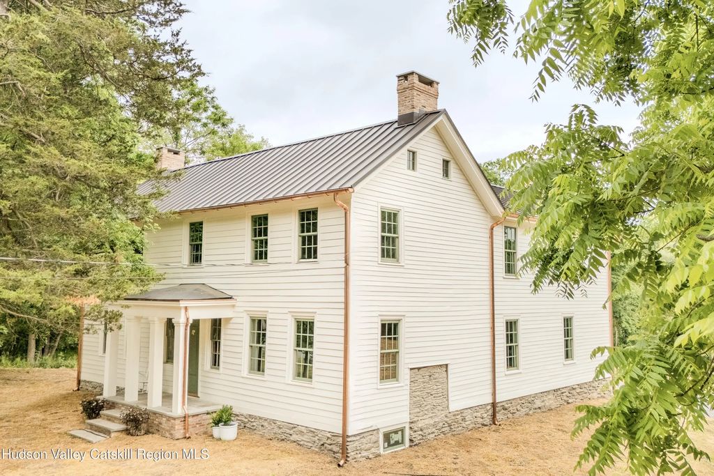 654 State Route 217, Hudson
