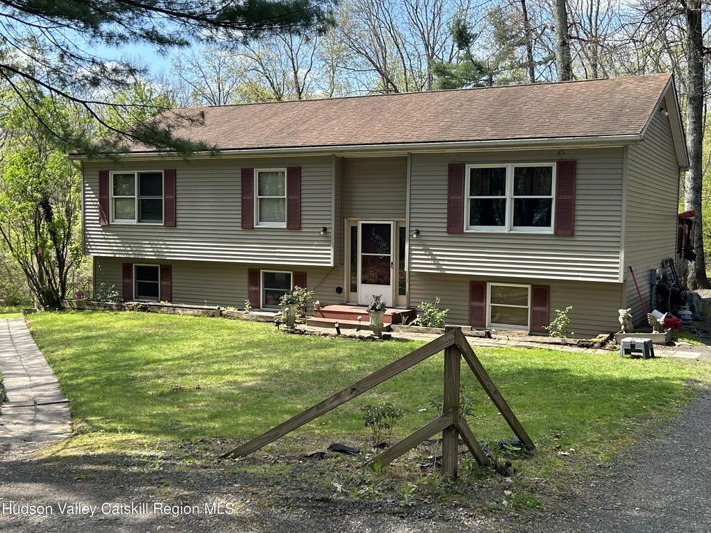 22 Pine Castle Drive, Kerhonkson