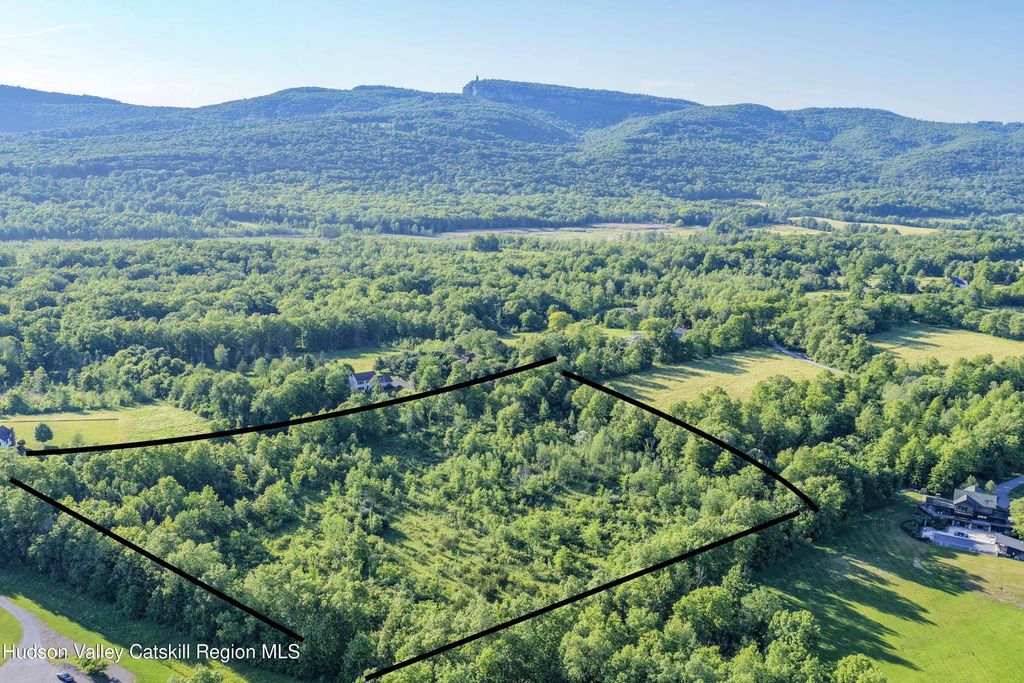 561 Albany Post Road, New Paltz