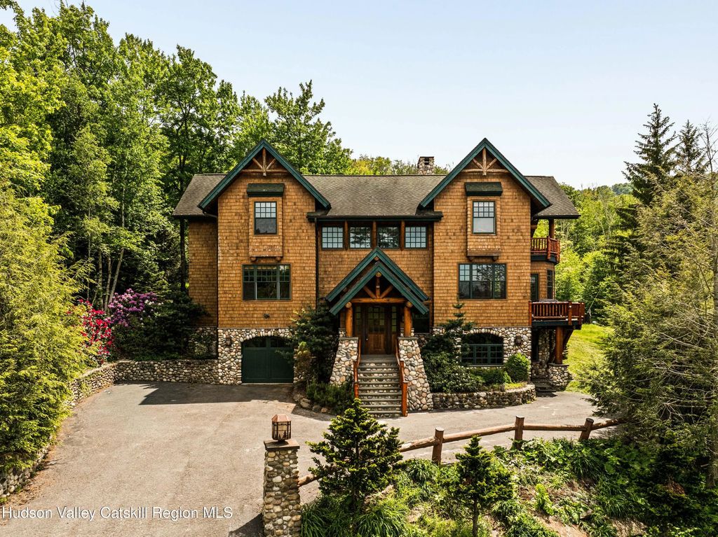 6 White Way, Windham