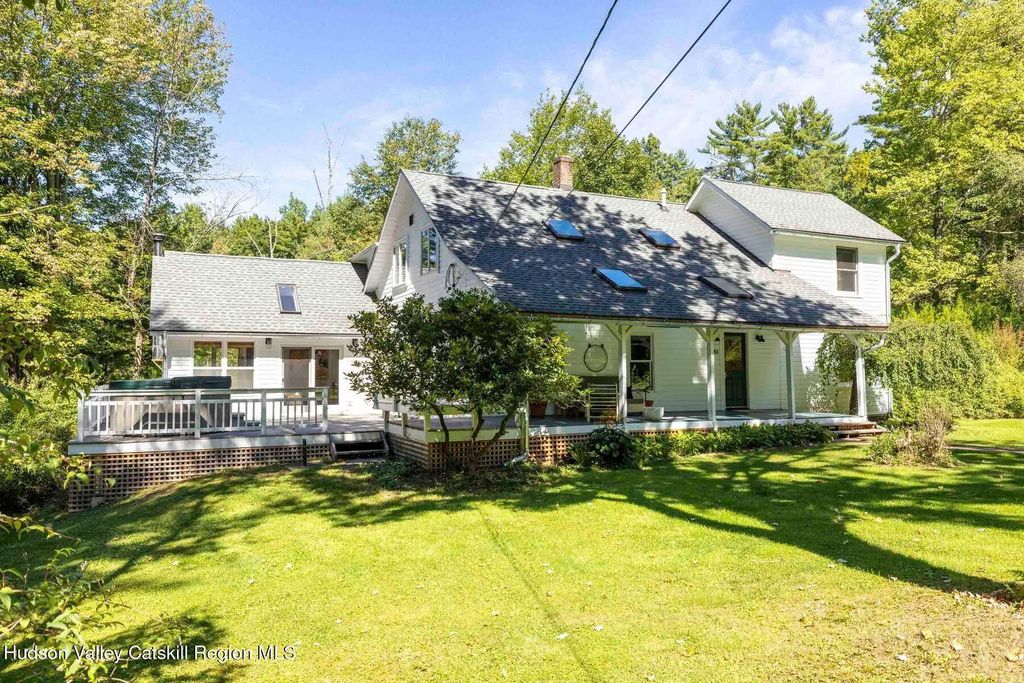 388-390 Wittenberg Road, Bearsville