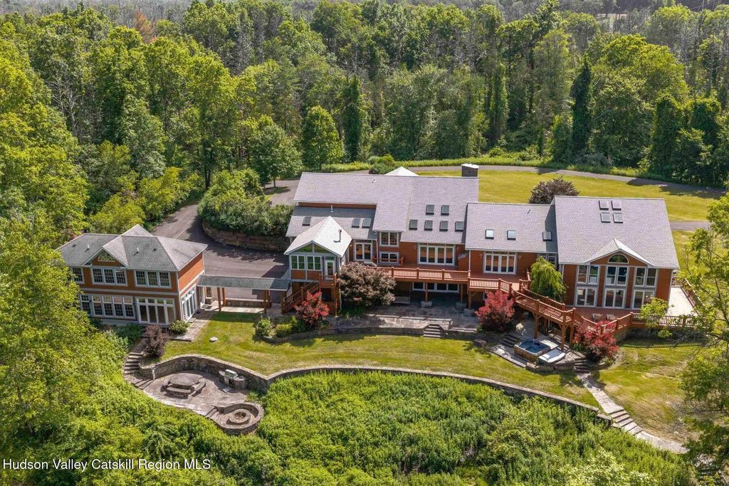 447 Shear Road, Saugerties