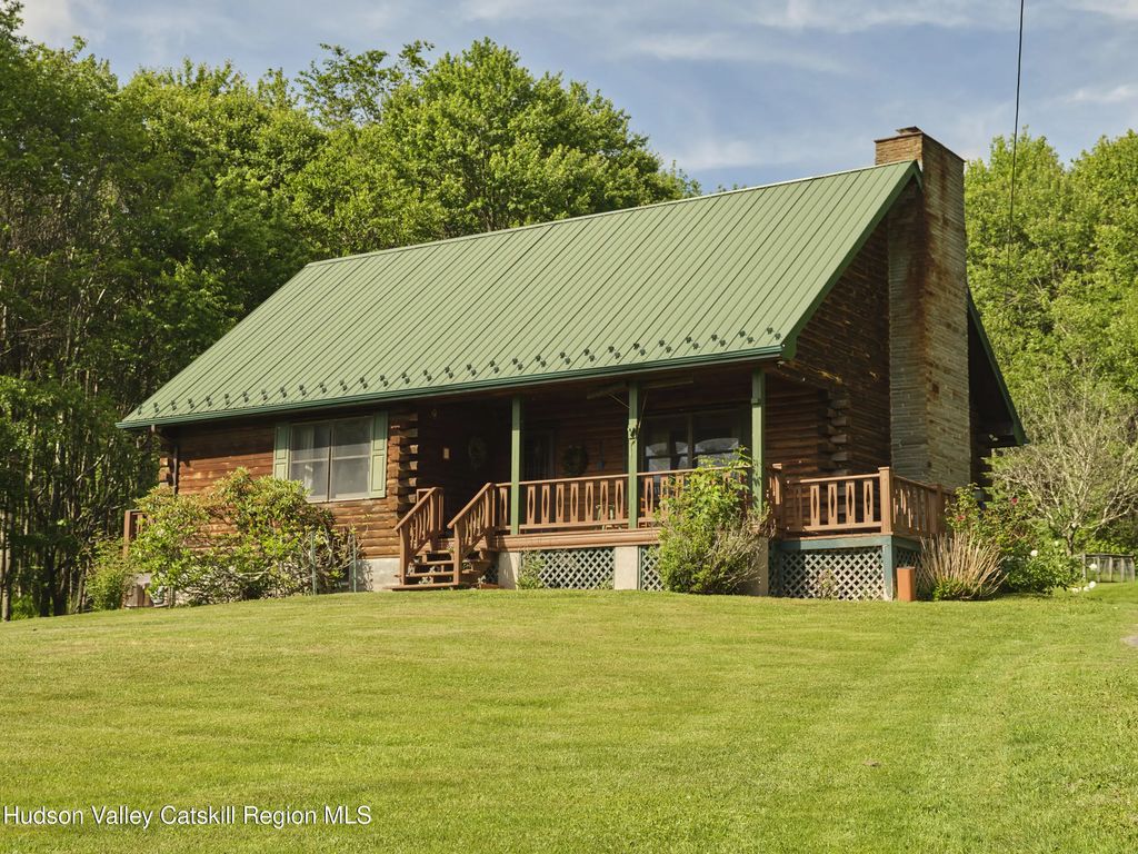 129 Elk Point Road, Livingston Manor