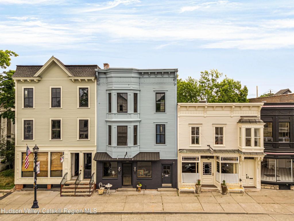 744 Warren Street, Hudson