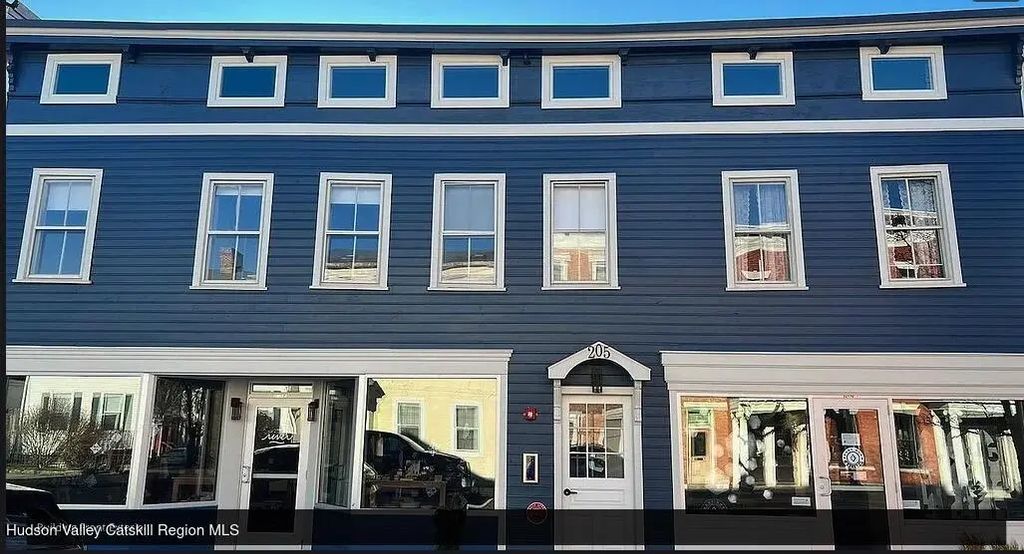 205-207 Warren Street Store, Hudson