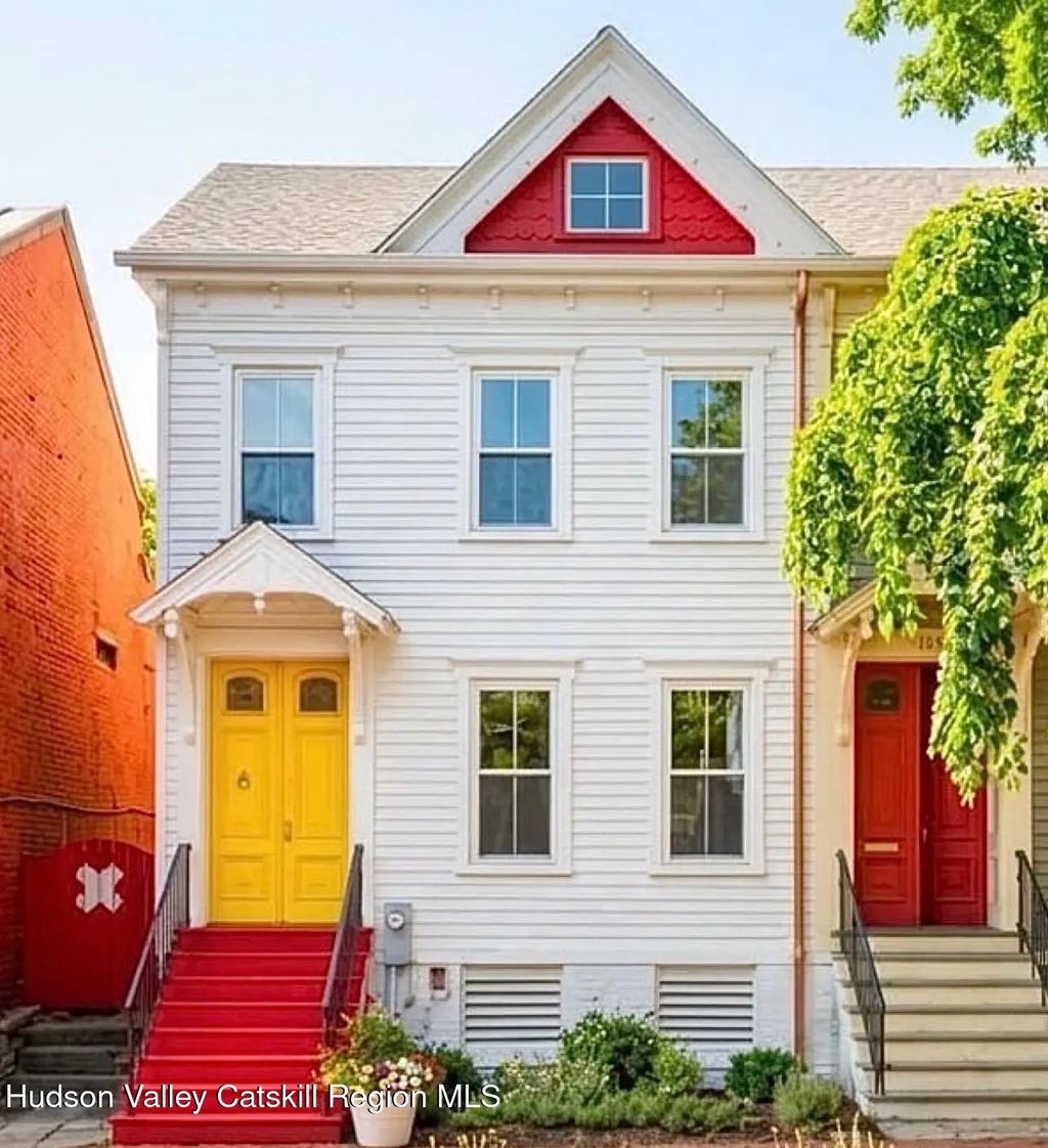 556 State Street, Hudson