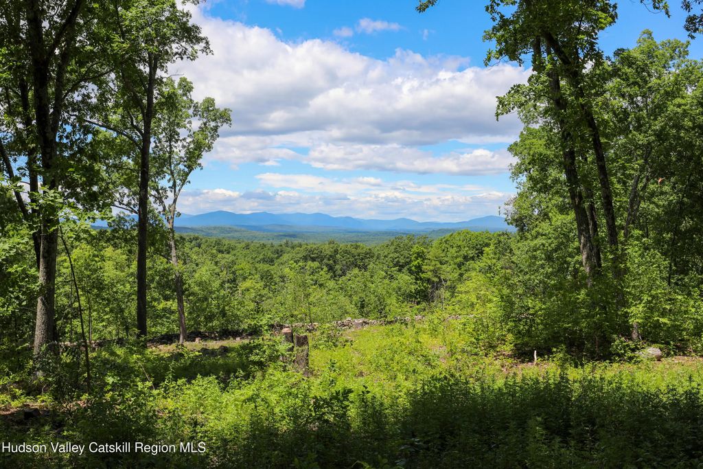 814 Cow Hough Road, New Paltz