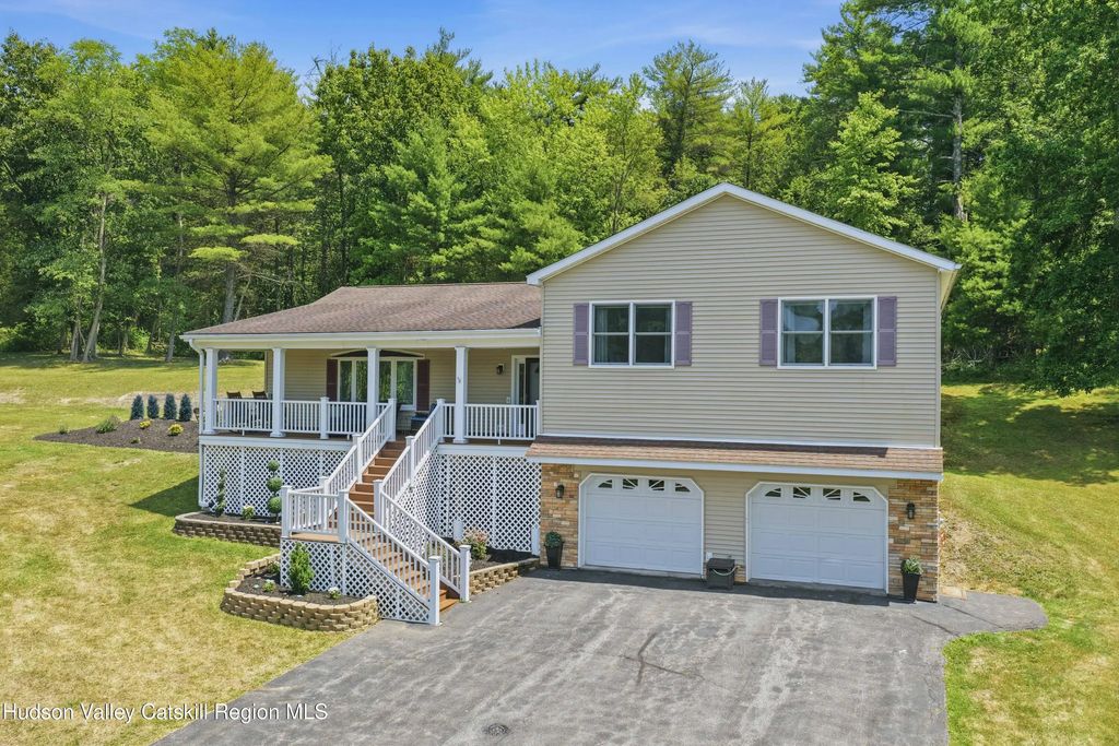 588 Linderman Avenue, Kingston
