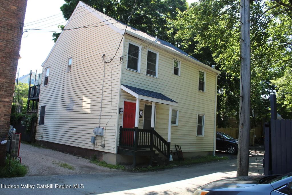 305 State Street, Hudson