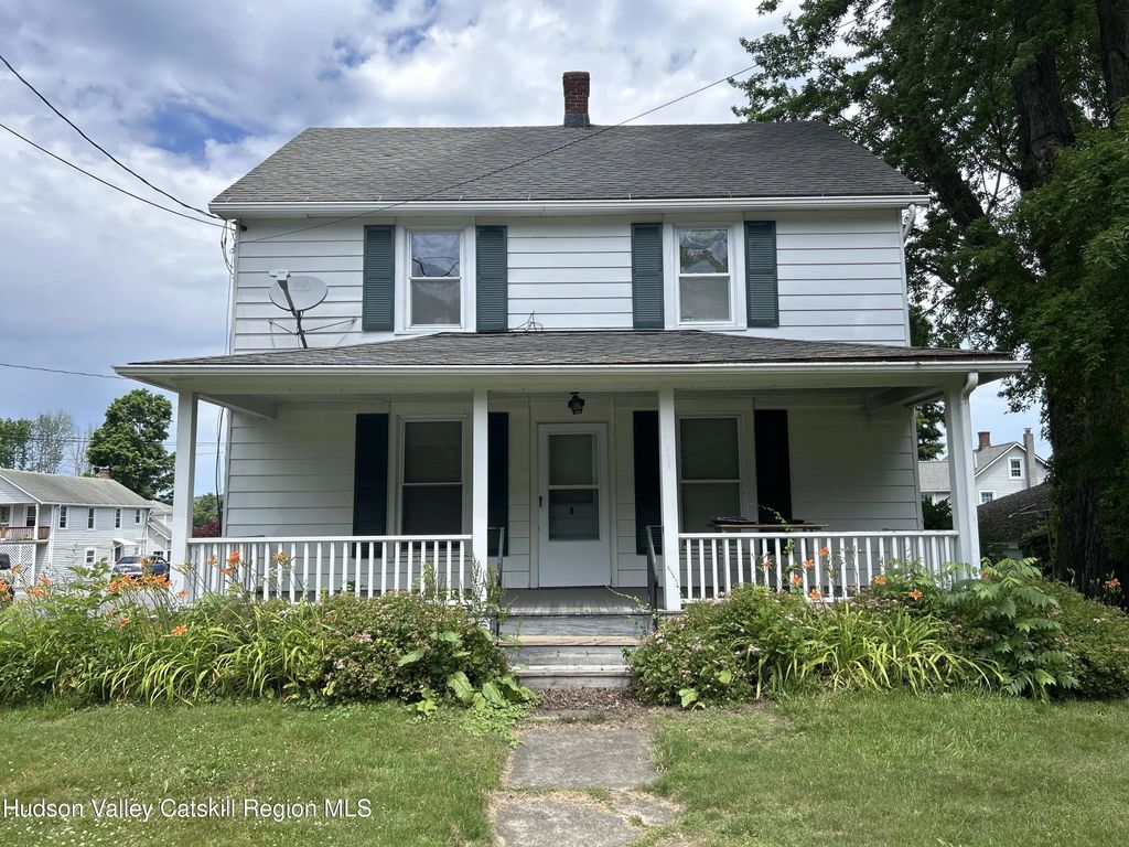 5851 S Elm Avenue, Millerton