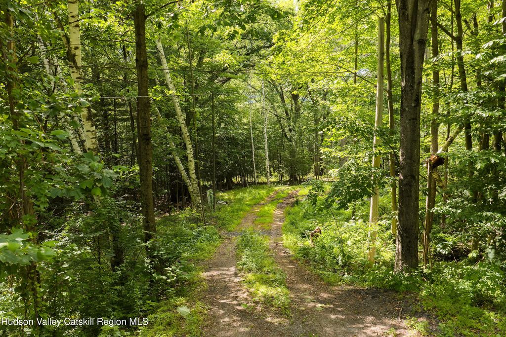 35 Mountain Valley Road, Boiceville