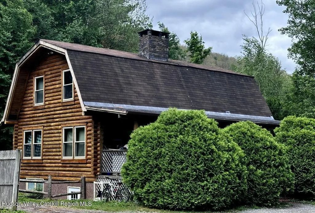 42368 New York 28, Arkville