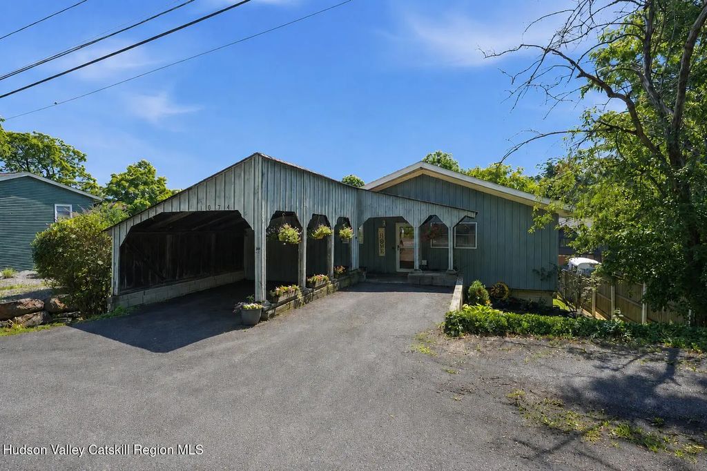 1074 Main Street, Malden On Hudson