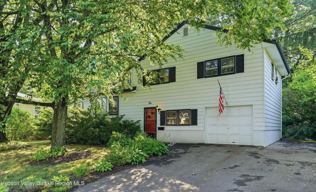 2 Cedar Lane, Saugerties