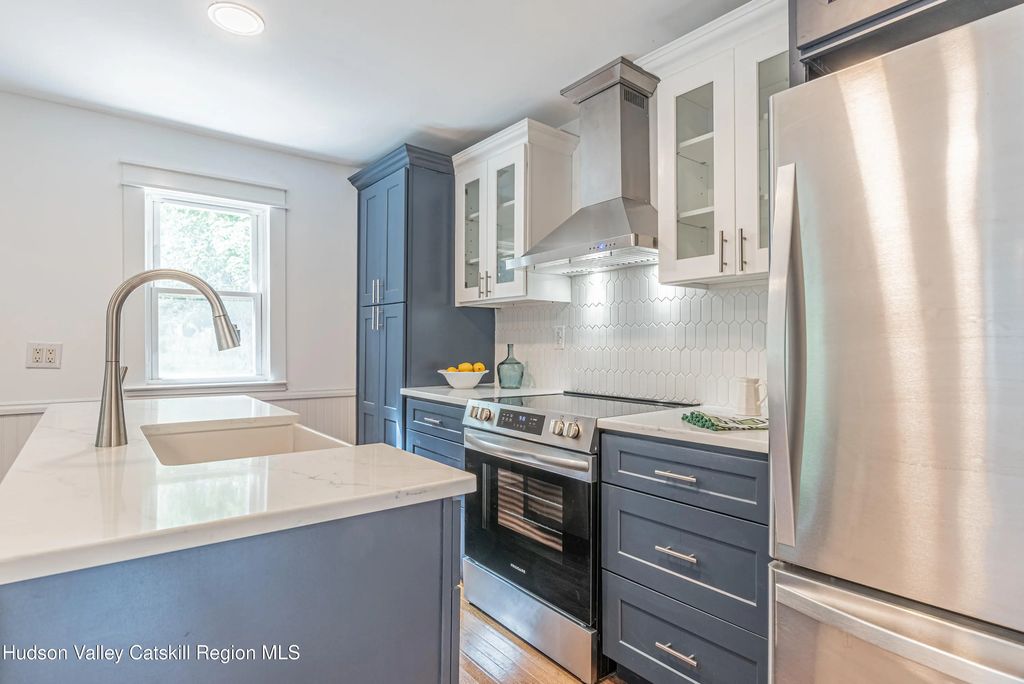 148 Esopus Creek Road, Saugerties