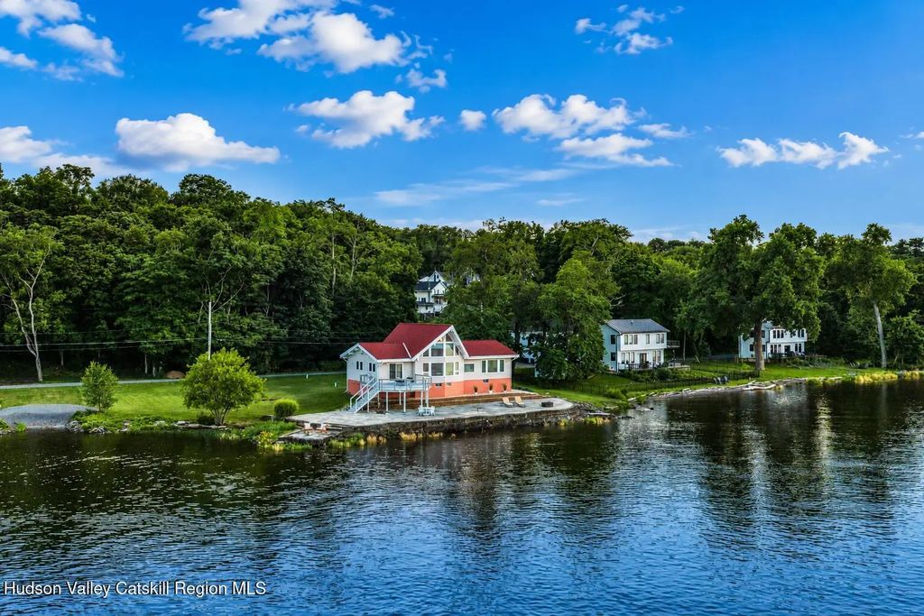 63 River Road, Malden