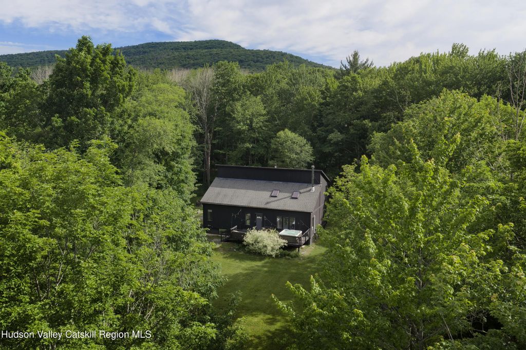 118 Peck Road, Jewett