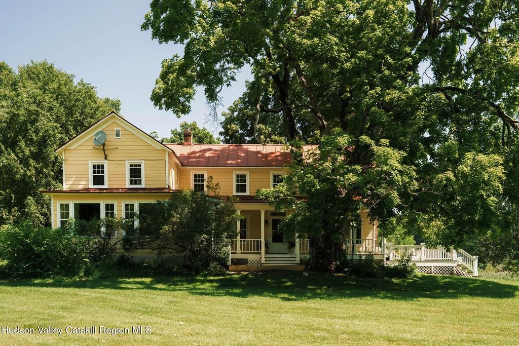339 Cold Spring Road, Hudson