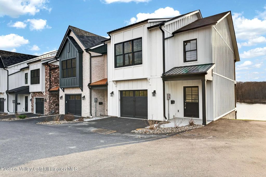 2 Icehouse Drive, Saugerties