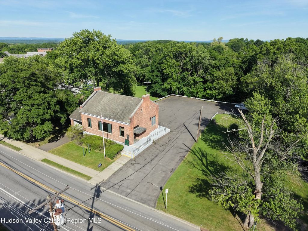 186 Main Street, Ravena