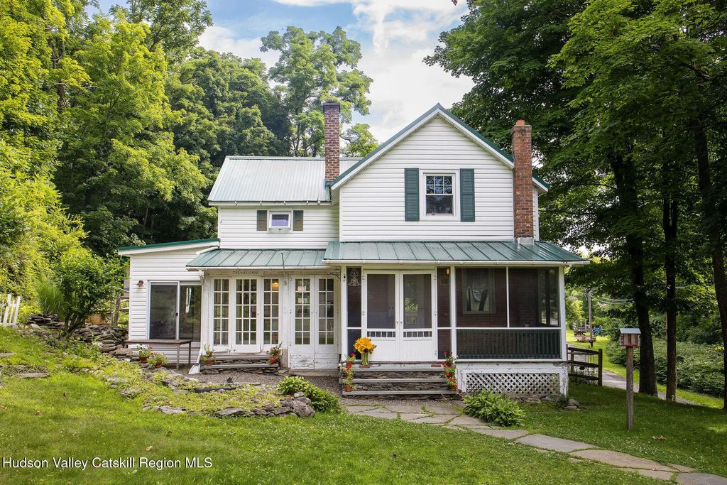 390 Water Street Road, Hudson