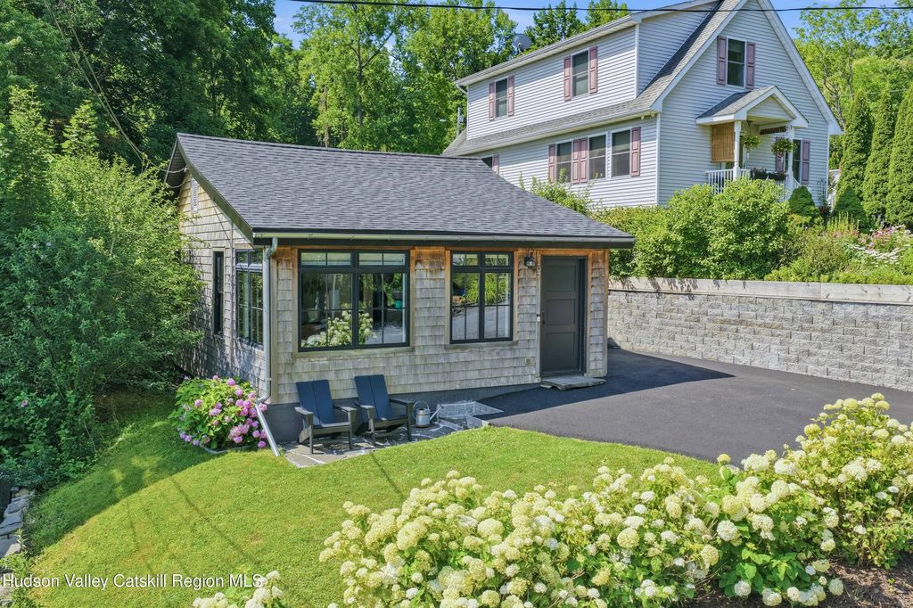 107 Canal Street, Port Ewen