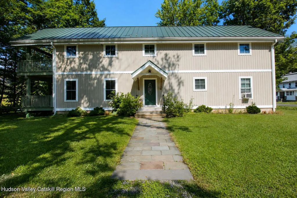 29 Maple Avenue, Hunter