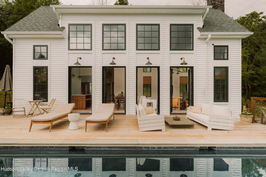 648 Scudder Hill Road, Roxbury