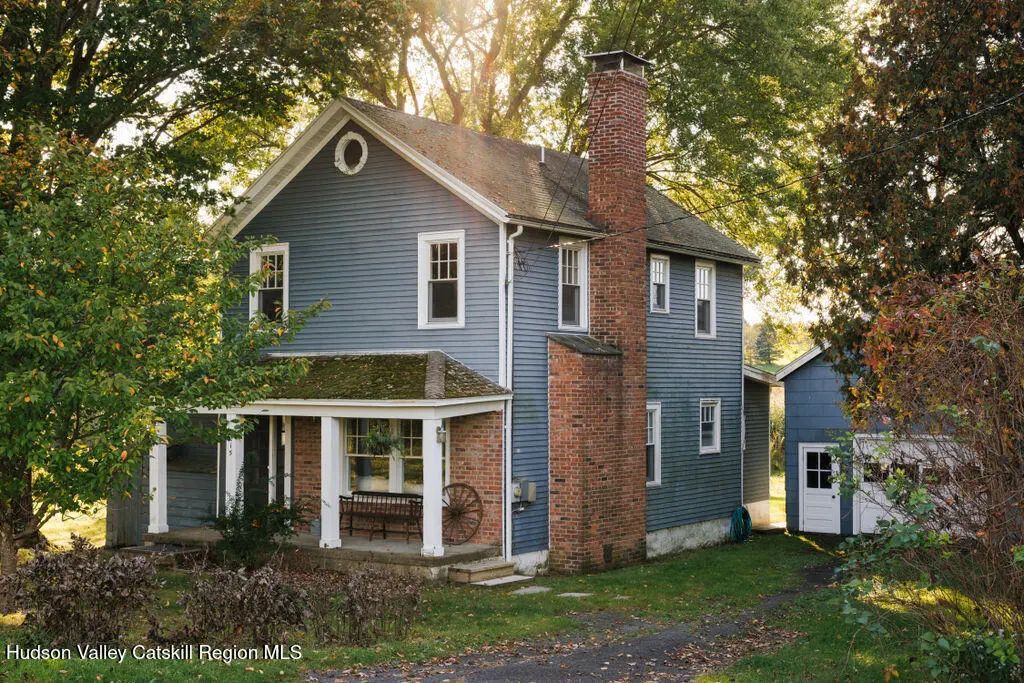 215 Moore Road, Germantown
