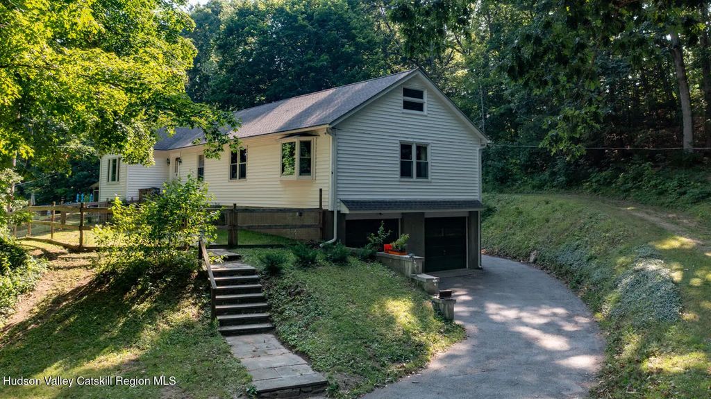 51 Milan Hill Road, Red Hook