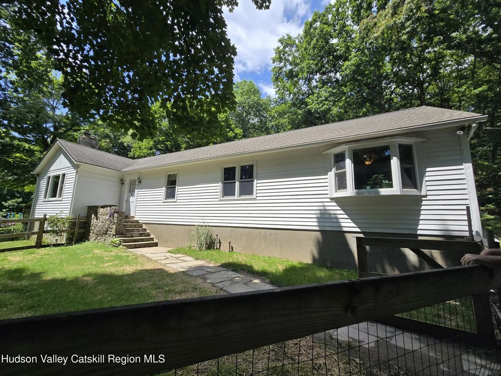 51 Milan Hill Road, Red Hook