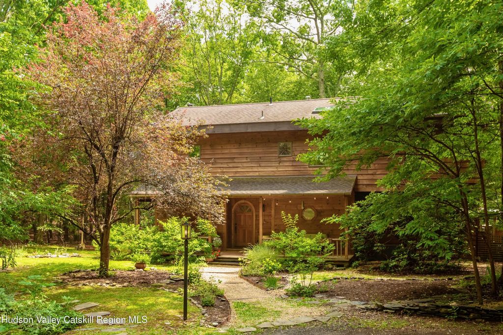 31 Moonlight Lane, Saugerties
