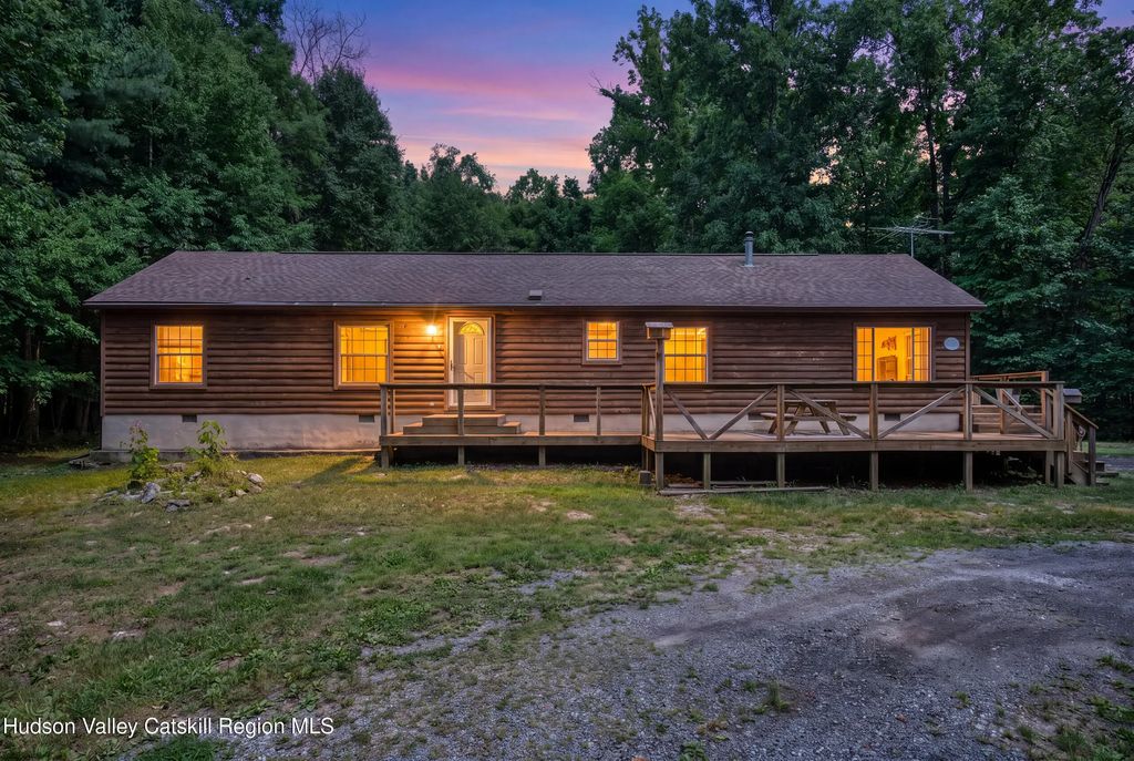 140 Mossy Hill Road, Catskill