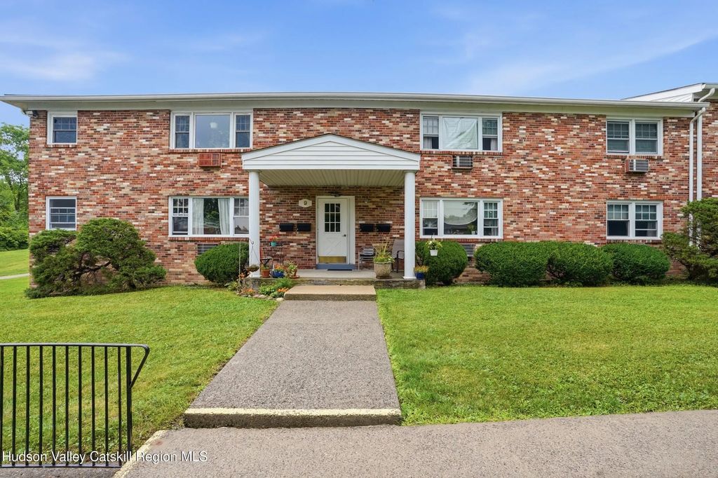 136 N Chestnut Street Apt 9 B, New Paltz