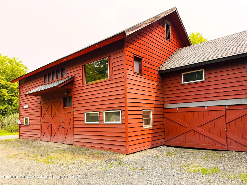 1 Highwoods Road, Saugerties